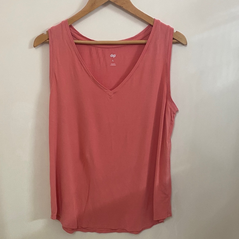 Dip V-Neck Pink Tank Top